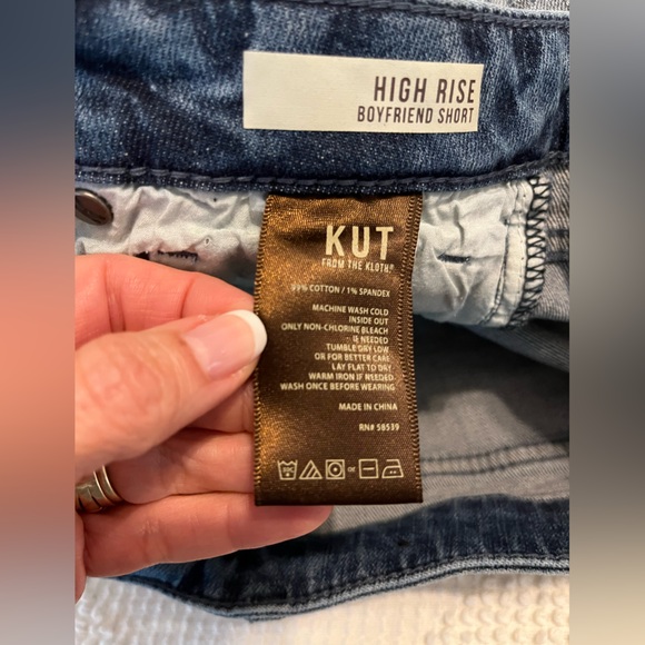 Kut from the Kloth High Rise Boyfriend Shorts with Button Fly, 4, Distressed EUC - Picture 12 of 12